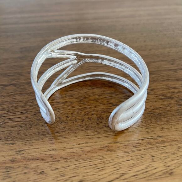 Silver Tone Adjustable Cuff Bracelet Fashion Costume Wavy Lined - Picture 4 of 4